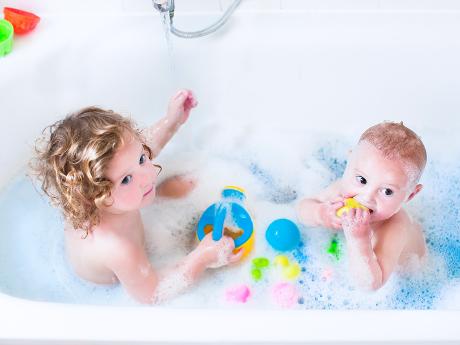 5 consigli per rendere piú comoda e piacevole la sala da bagno ai bambini